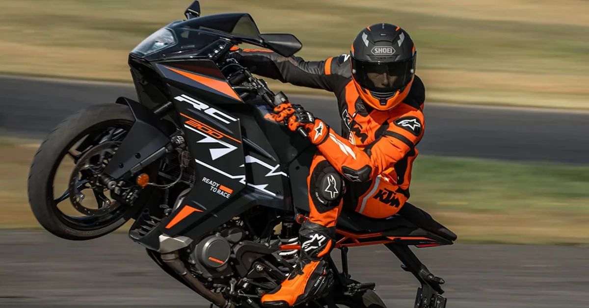 2025 KTM RC 200